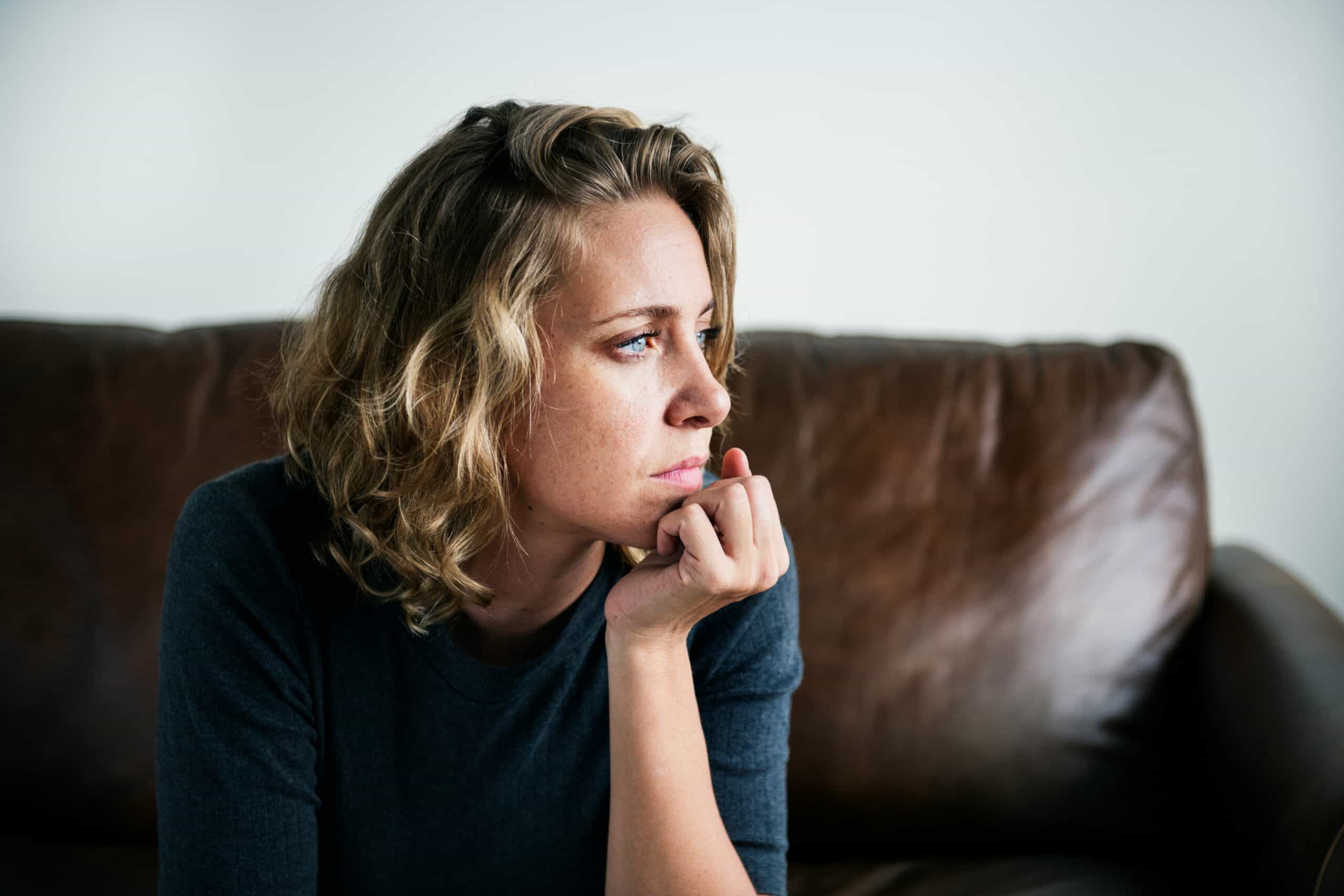 woman thinking do i have an eating disorder quiz